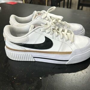 Women’s Nike Court Legacy